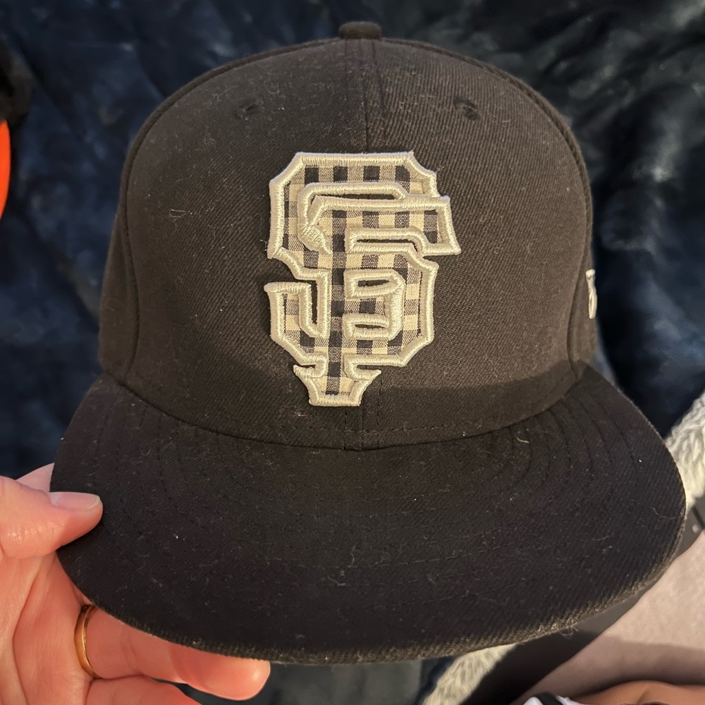 New Era Black Fitted Cap with Gray Accents